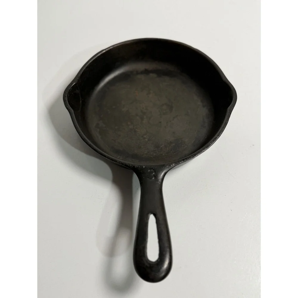 VTG Wagner Skillet #3 Black Cast Iron 6.5 Inch Frying Pan Kitchen Cookware Small